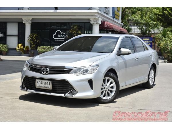 2015 TOYOTA CAMRY 2.0 G ( เครื่องยนต์ใหม่ ) ใช้เงิน 5 พันออกรถ ฟรีดาวน์ แถมประกันภัย